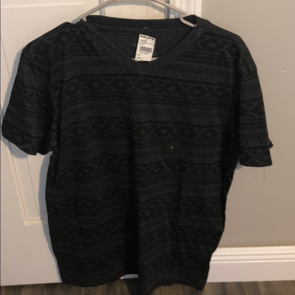 Tilly’s Pattern T Shirt Large NWT